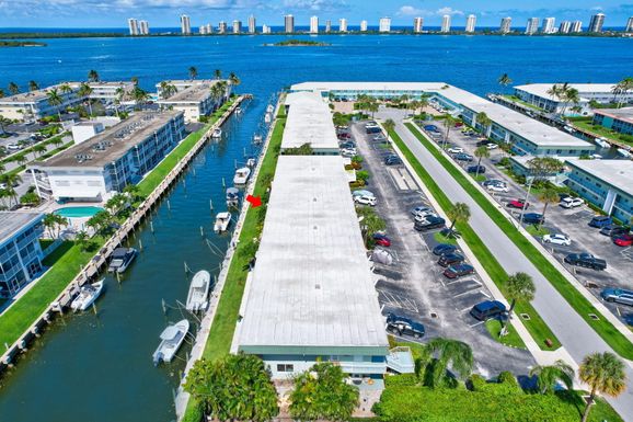 121 Wettaw, North Palm Beach, FL 33408