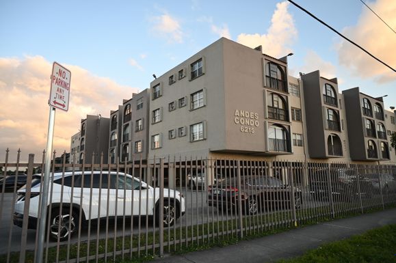 6215 20th, Hialeah, FL 33012