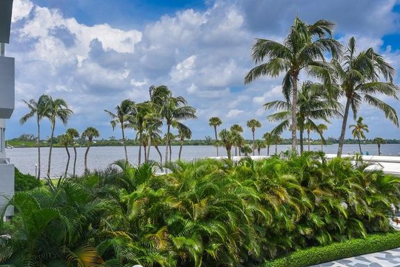 2860 Ocean, Palm Beach, FL 33480