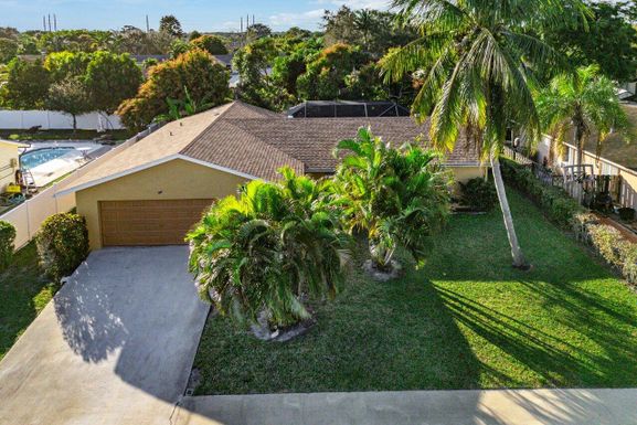 179 Dove, Royal Palm Beach, FL 33411