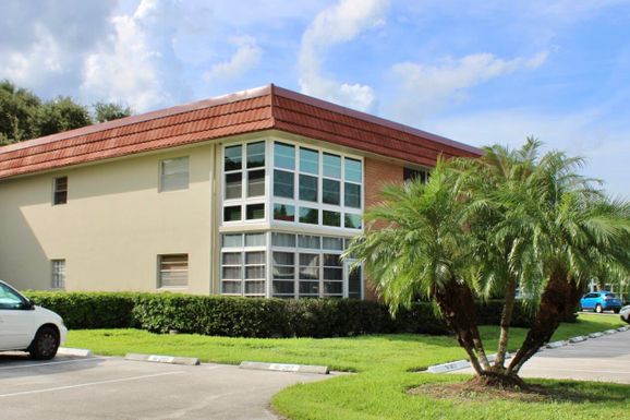 16 Vista Palm, Vero Beach, FL 32962