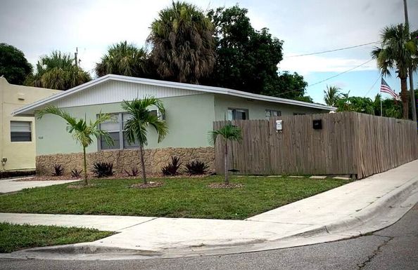 528-530 Mayflower, West Palm Beach, FL 33405