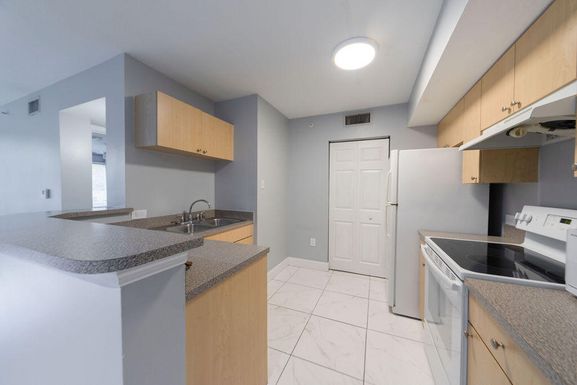 505 Villa, Boynton Beach, FL 33435