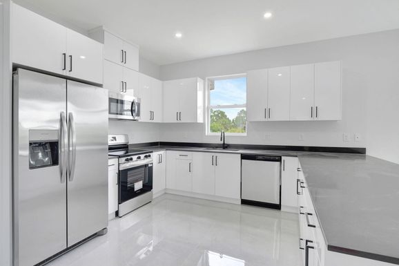 1072 Norton, Lehigh Acres, FL 33974