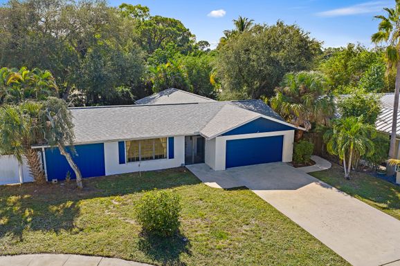 404 Highwood, Jupiter, FL 33458