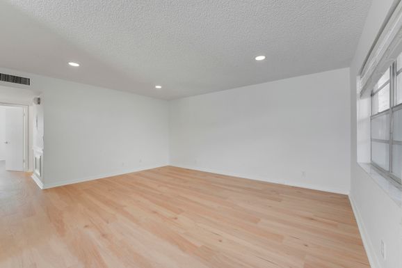 332 Flanders G, Delray Beach, FL 33484