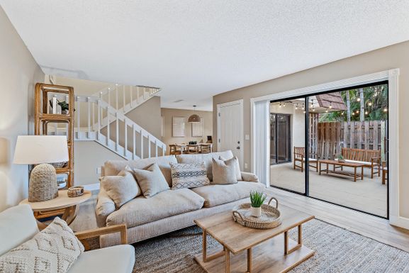 825 Center, Jupiter, FL 33458