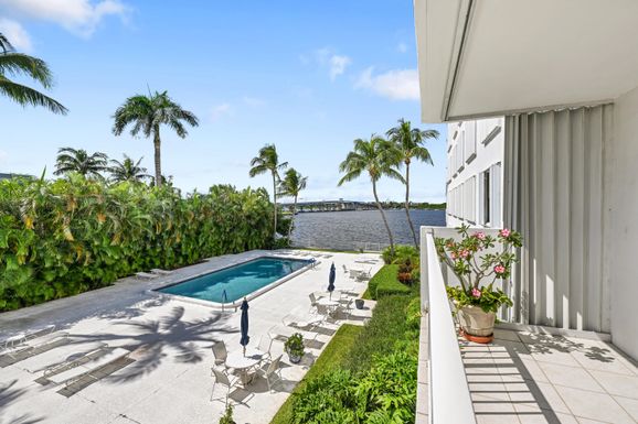 2860 Ocean, Palm Beach, FL 33480