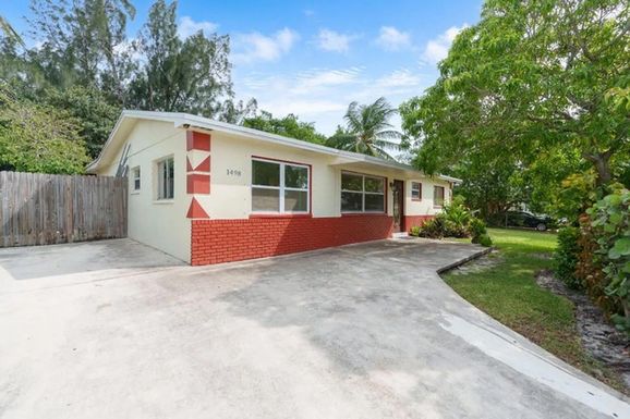 1498 1st, Boynton Beach, FL 33435