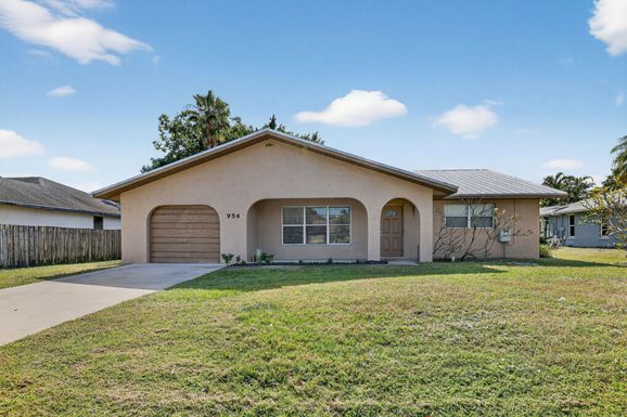956 Brookedge, Port Saint Lucie, FL 34983