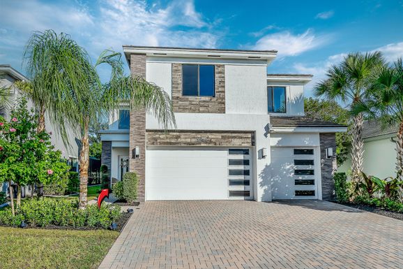 7296 Estero, Lake Worth, FL 33463