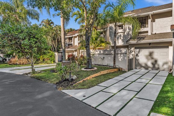 6565 Parkview, Boca Raton, FL 33433