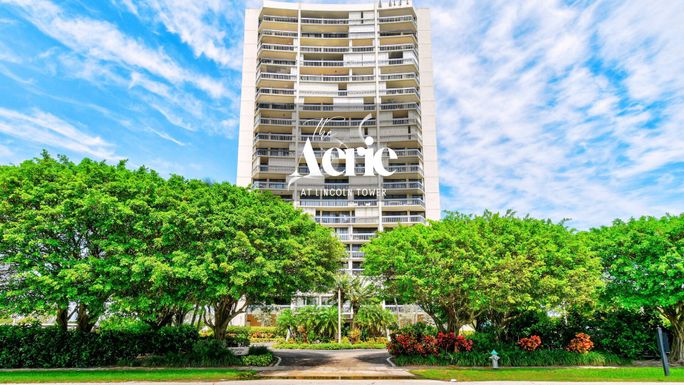 2400 Presidential, West Palm Beach, FL 33401