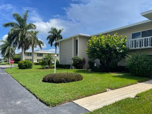 90 Blvd, Boynton Beach, FL 33435