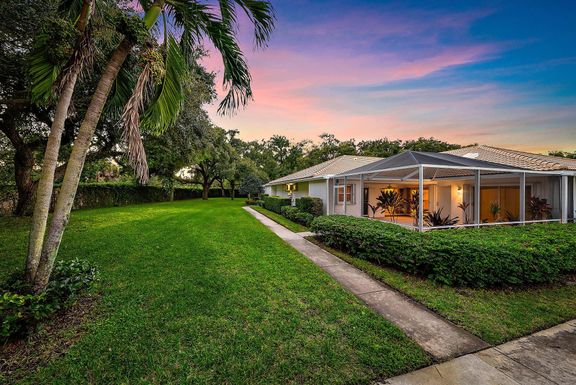8803 Chapman Oak, Palm Beach Gardens, FL 33410