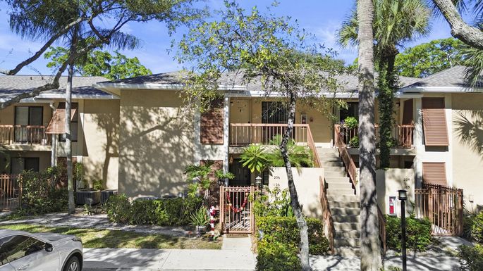 3939 5th, Boca Raton, FL 33431