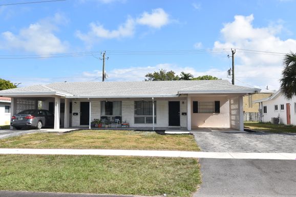 2472 5th, Boca Raton, FL 33431