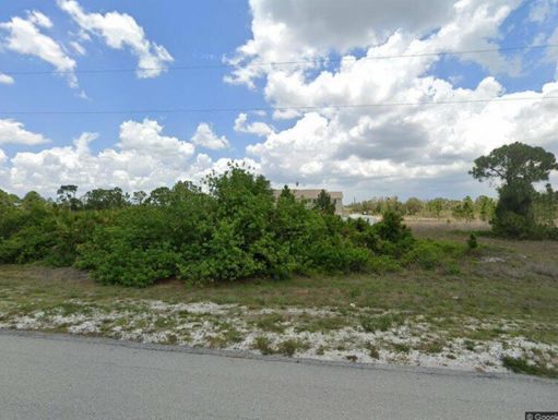 965 Jaguar, Lehigh Acres, FL 33974