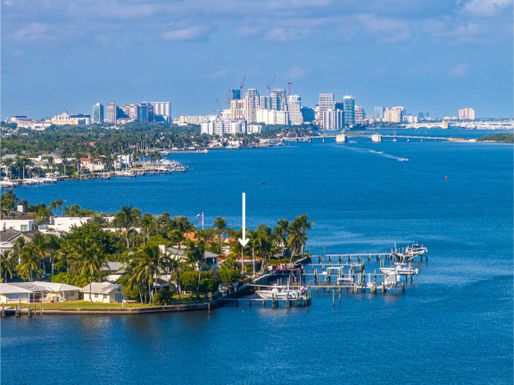 7932 Flagler, West Palm Beach, FL 33405