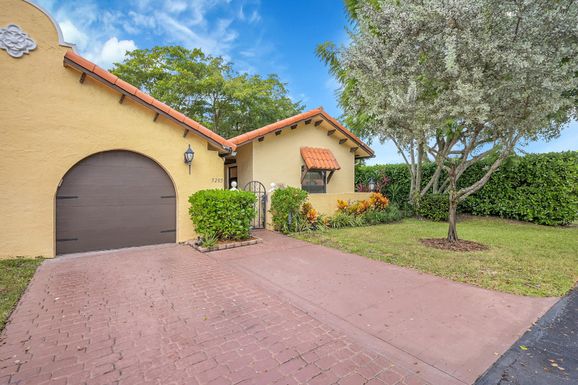 5205 Bolero, Delray Beach, FL 33484