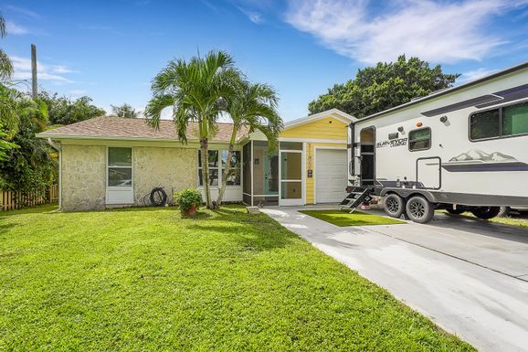 3004 Bamboo, Stuart, FL 34997