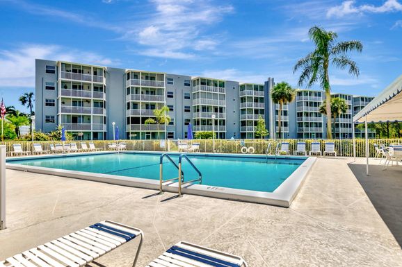 6699 2nd, Boca Raton, FL 33487