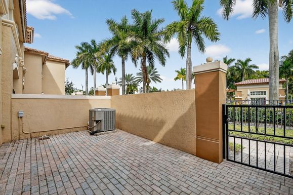 2938 Hope Valley, West Palm Beach, FL 33411