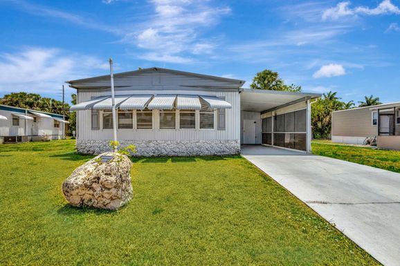 4072 74th, West Palm Beach, FL 33404