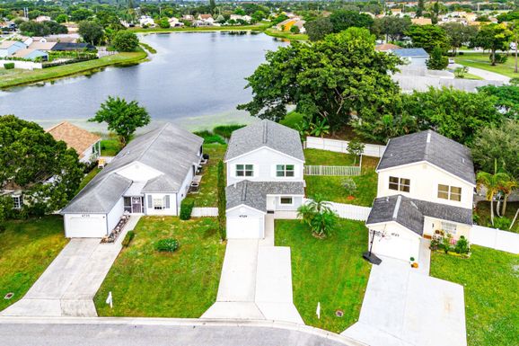 4729 Lakeside, West Palm Beach, FL 33417