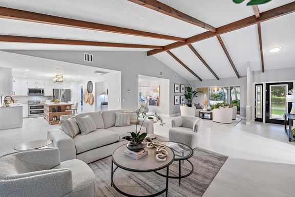 9 Old Fence, Palm Beach Gardens, FL 33418