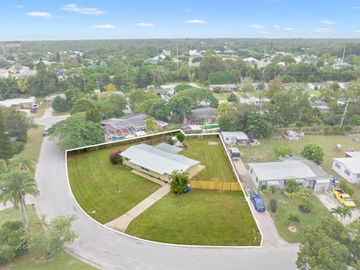 2363 2nd, Vero Beach, FL 32962