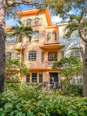 2724 Ravella, Palm Beach Gardens, FL 33410