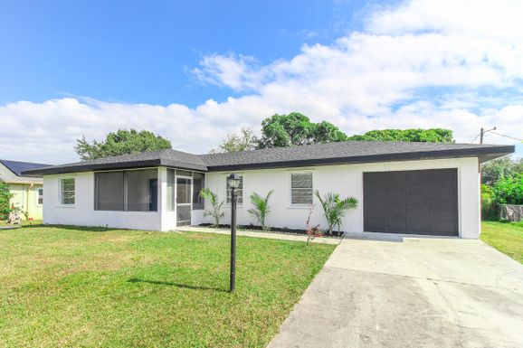 313 Dorchester, Port Saint Lucie, FL 34983