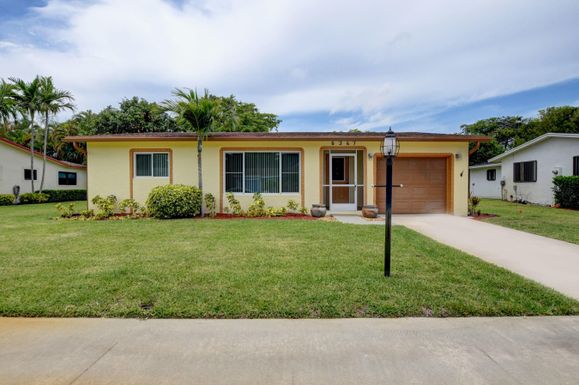 6347 Country Wood, Delray Beach, FL 33484