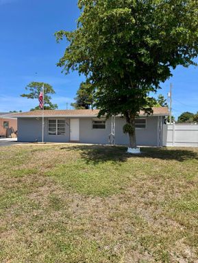 790 Sarazen, West Palm Beach, FL 33413