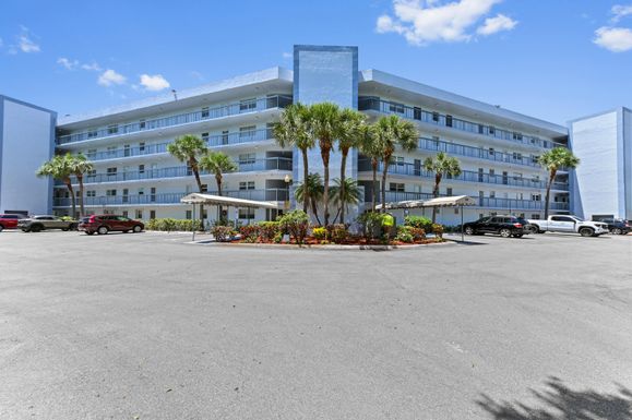 198 67th, Boca Raton, FL 33487