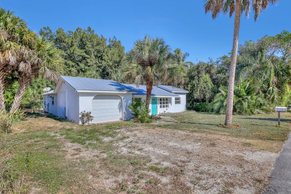 850 5th, Vero Beach, FL 32962