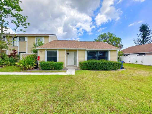 104 Lakewood, Jupiter, FL 33458