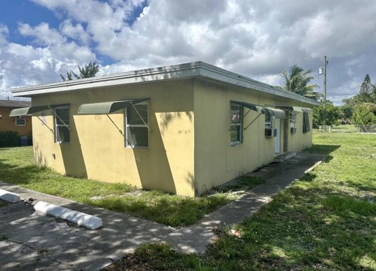 24 10th, Delray Beach, FL 33444