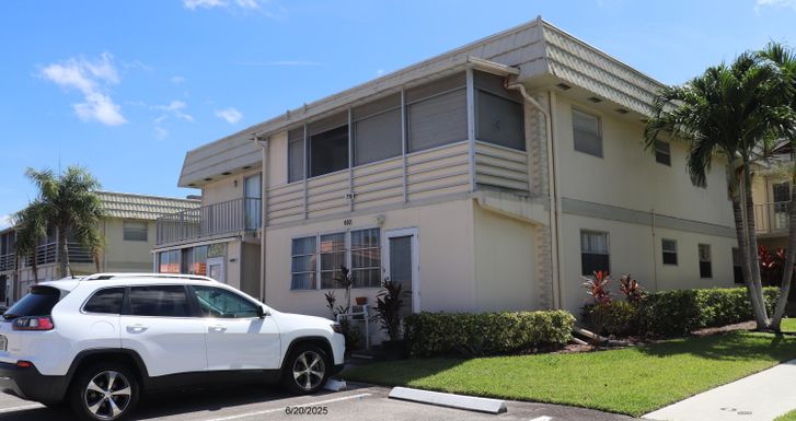 716 Saxony O, Delray Beach, FL 33446