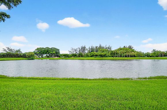 5710 Parkwalk, Boynton Beach, FL 33472
