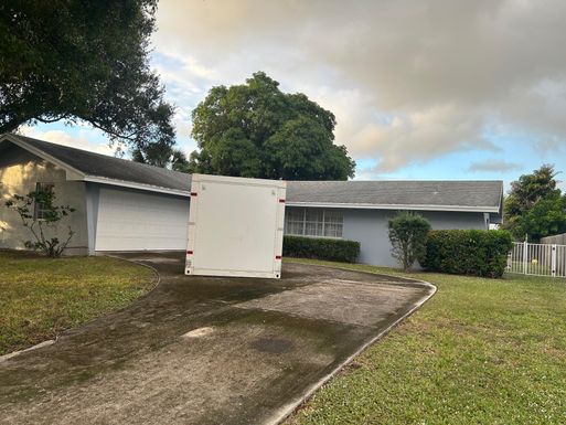 4235 Hyacinth, Palm Beach Gardens, FL 33410