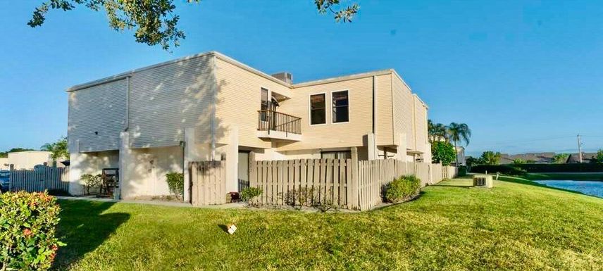 1602 Shaker. Circle, Wellington, FL 33414