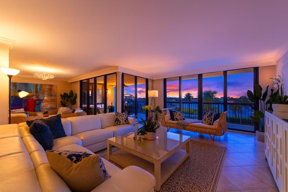 19670 Beach, Jupiter, FL 33469