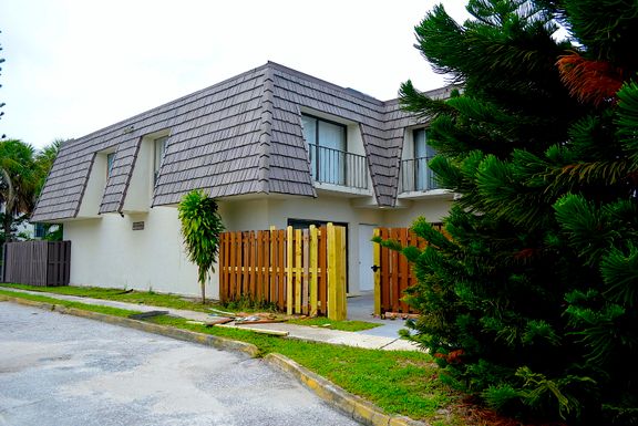 1727 Congress, West Palm Beach, FL 33401