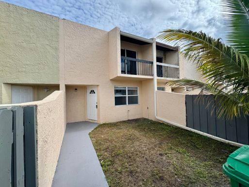 3662 59th, Davie, FL 33314