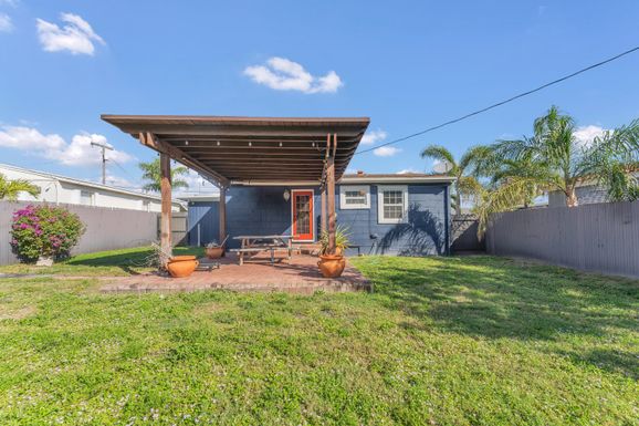 818 Kaye, West Palm Beach, FL 33405