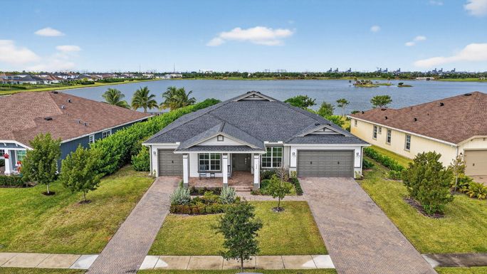 799 Hookline, Loxahatchee, FL 33470