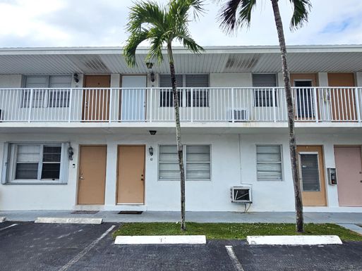 810 Lake Shore, Lake Park, FL 33403