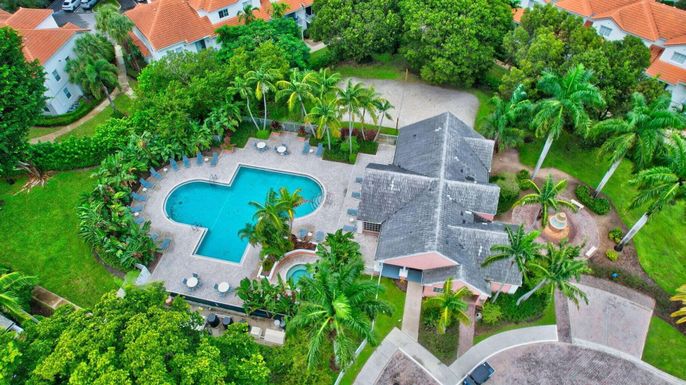 1020 Crystal, Delray Beach, FL 33444